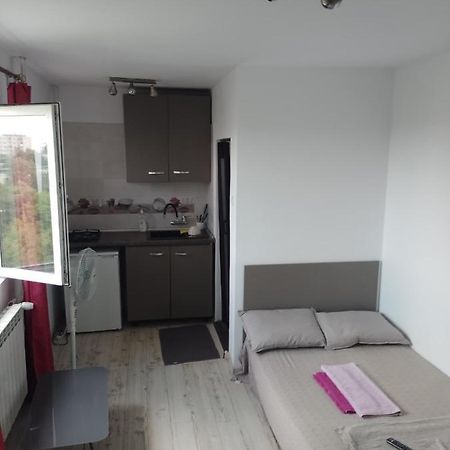 Metrou 1 Decembrie 1918 Apartment Bucureşti Ngoại thất bức ảnh