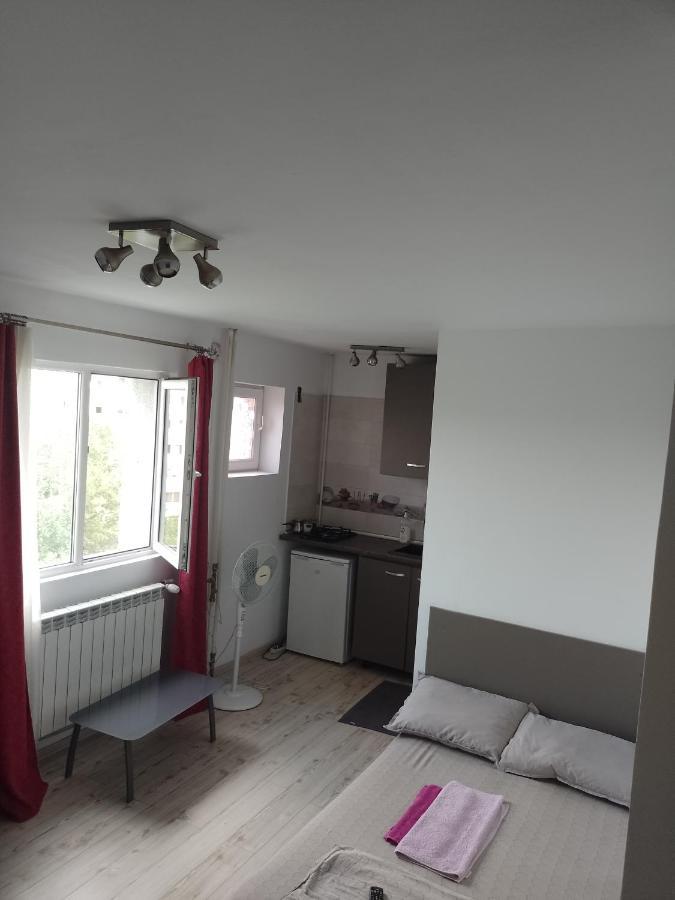 Metrou 1 Decembrie 1918 Apartment Bucureşti Ngoại thất bức ảnh
